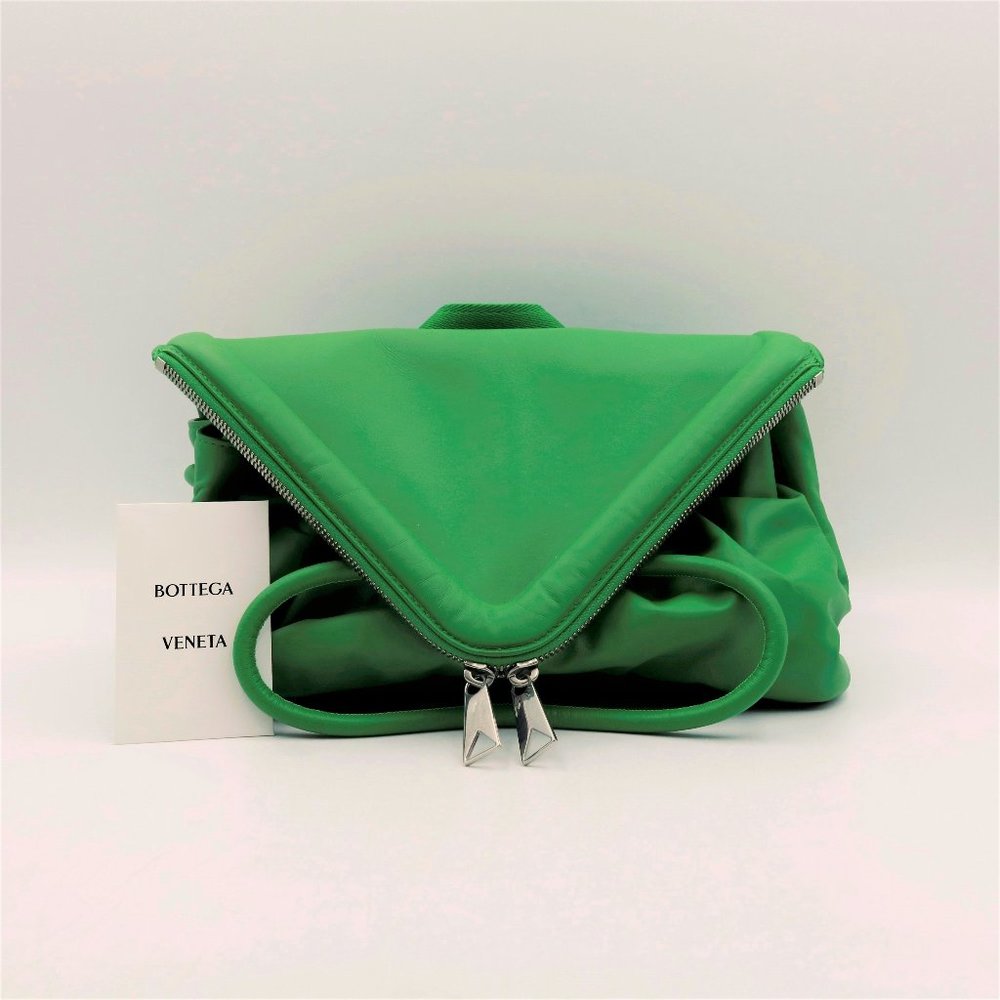 New with Tags in Dust Bag Bottega Veneta Beak Triangle Belt Bag In Green
